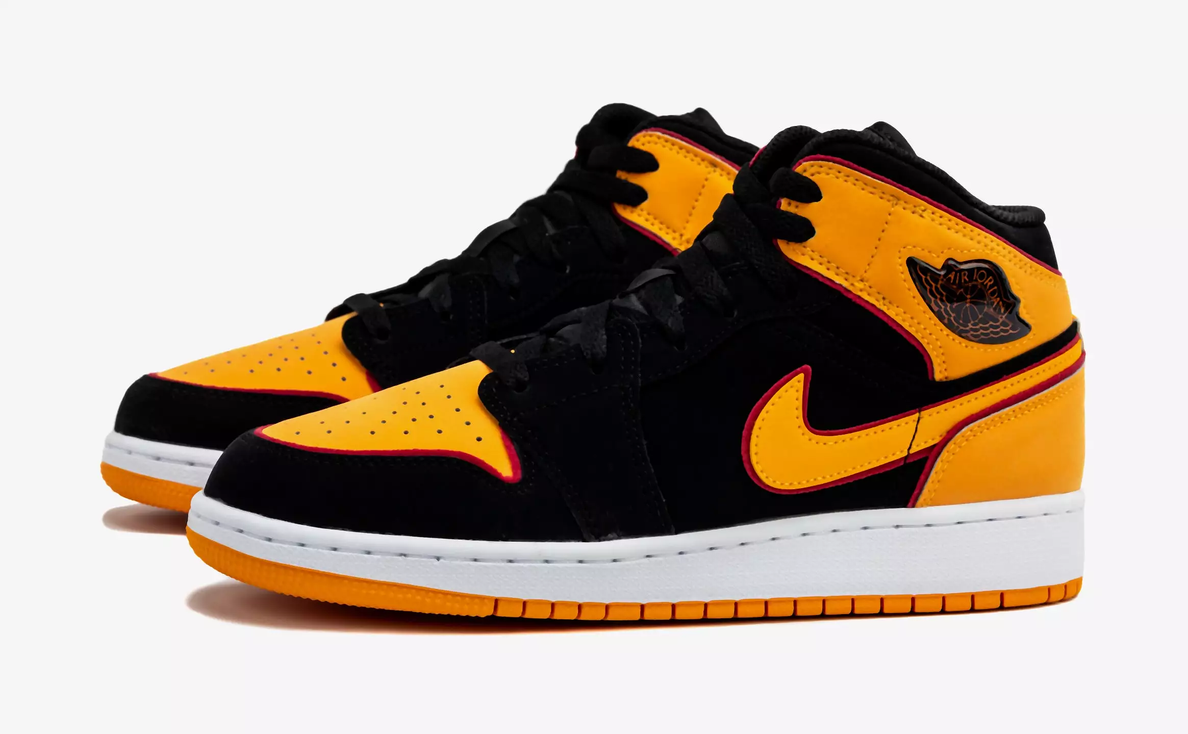 Air Jordan 1 Retro Mid SE Vivid Orange Grade School Lifestyle Shoes (Vivid Orange/Black)