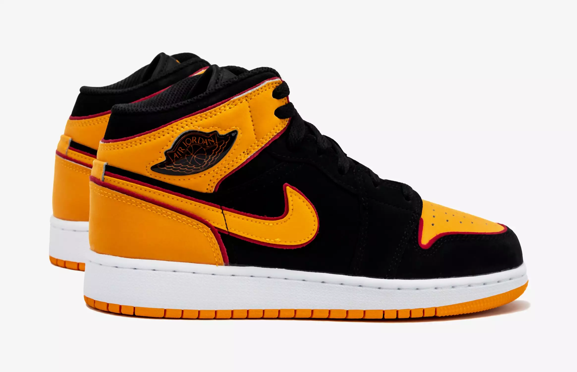 Air Jordan 1 Retro Mid SE Vivid Orange Grade School Lifestyle Shoes (Vivid Orange/Black)