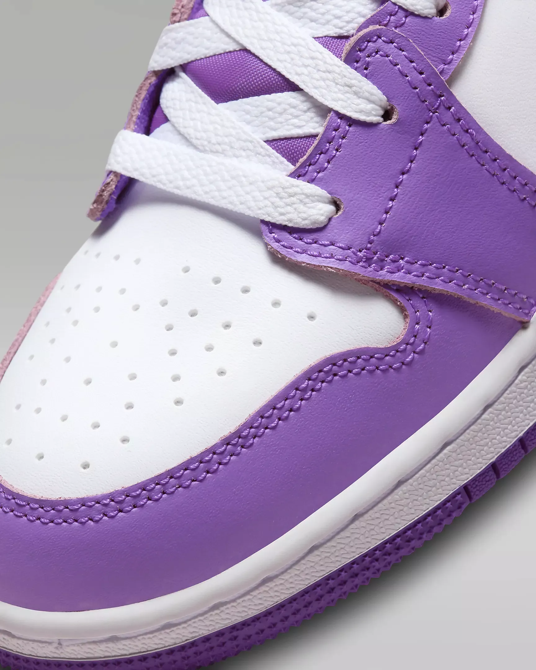 Nike Kid's Air Jordan 1 Mid Shoes - Purple Venom / White